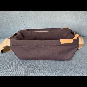 Bellroy 7L Charcoal Sling - Crossbody Bag